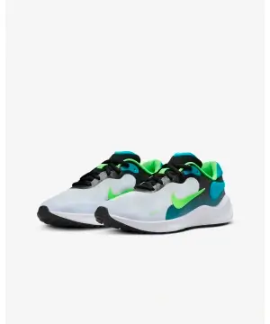 Nike Revolution 7