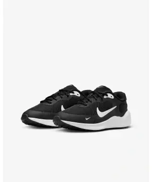 Nike Revolution 7